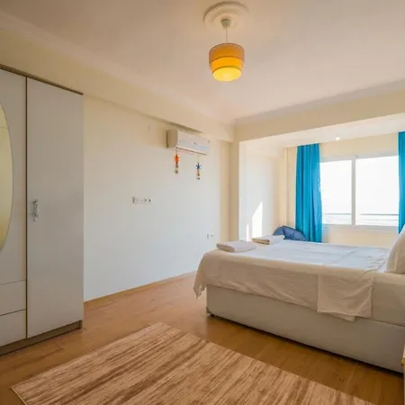 Apartament Azize 6 *